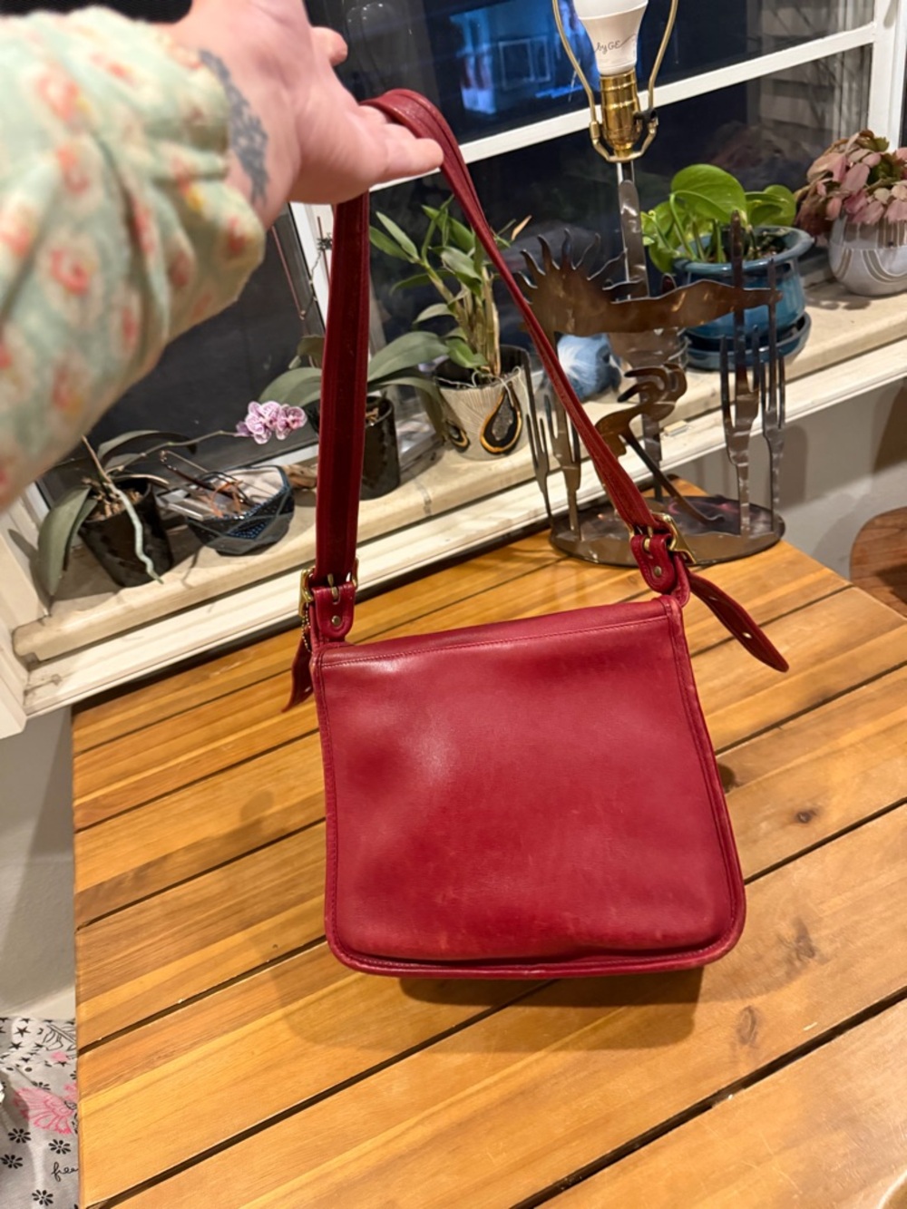 Vintage Coach Red Leather Stewardess 9525 Bag with Gold-Tone Hardware - Picture 4 of 15
